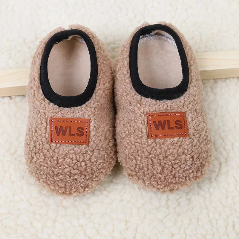 Winter Warm Baby Slippers – Soft Plush Indoor Floor Shoes with Anti-slip Sole for Toddlers