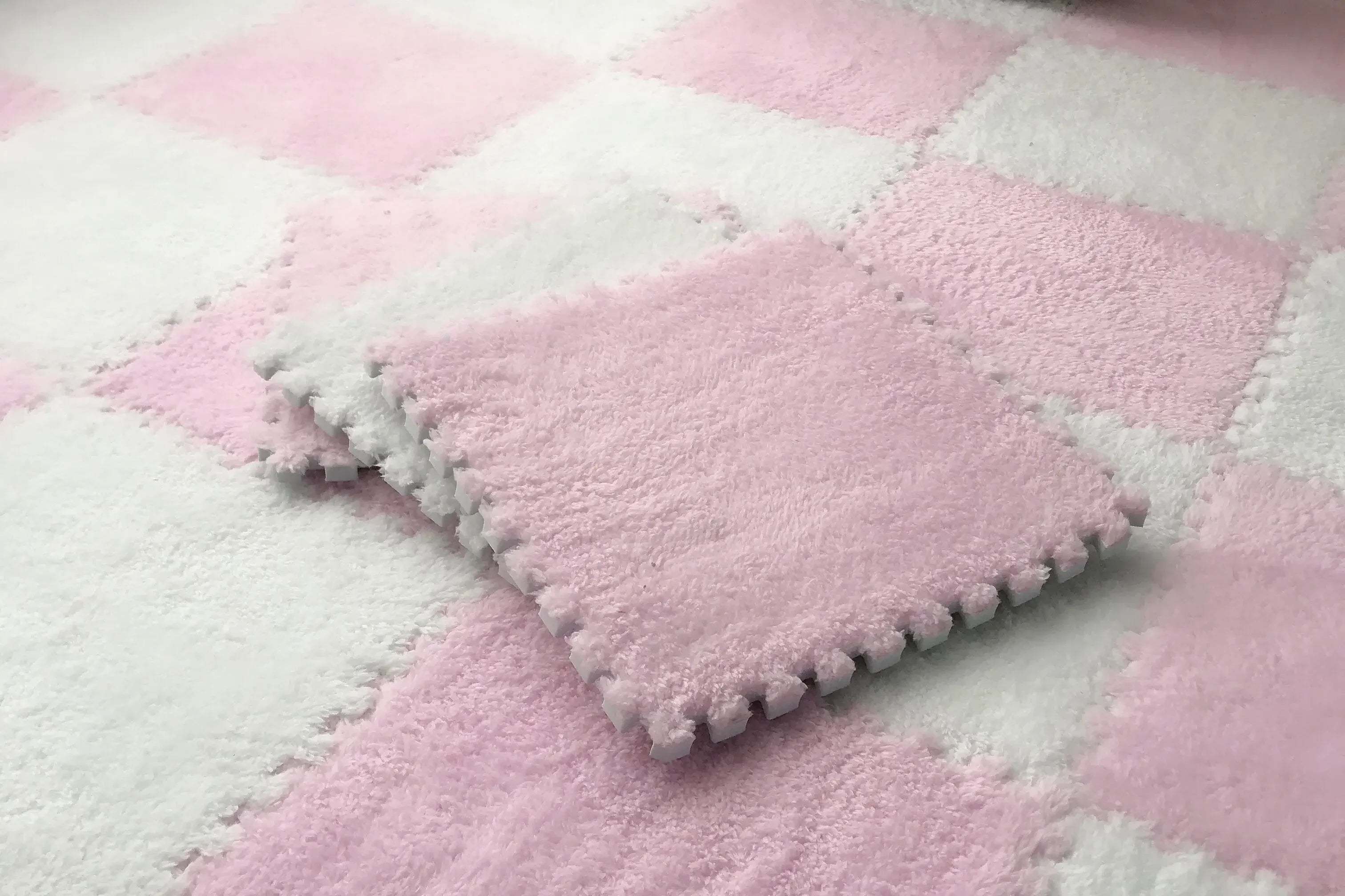 30x30cm Soft Plush Kids Puzzle Play Mat – Interlocking Warm Carpet Tiles for Home & Nursery Use