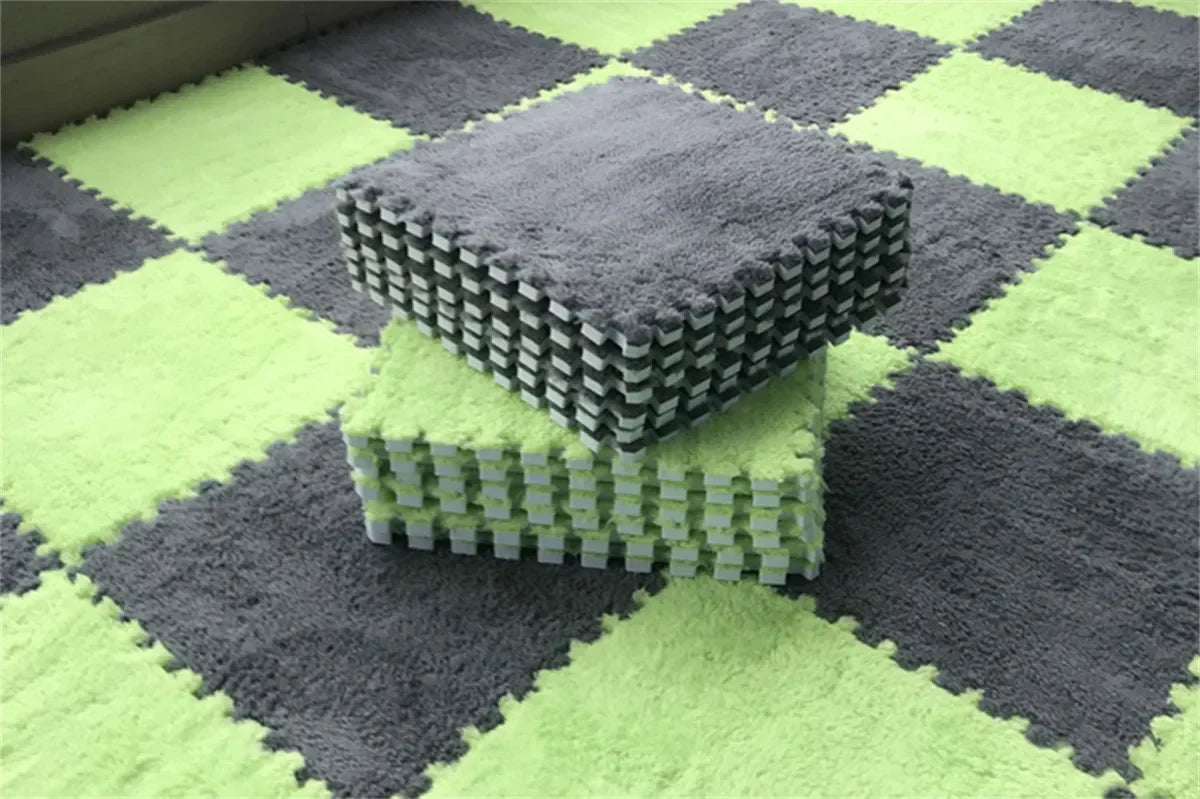 30x30cm Soft Plush Kids Puzzle Play Mat – Interlocking Warm Carpet Tiles for Home & Nursery Use